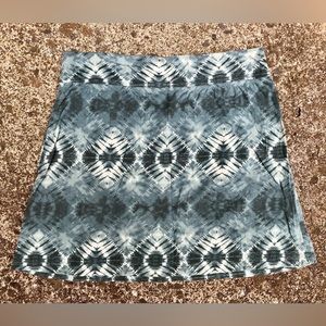 Patagonia Mini Skirt, size Medium, light blue tie-dye pattern